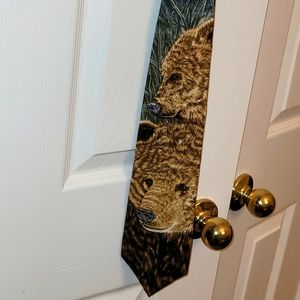 Endangered species majestic giants" tie